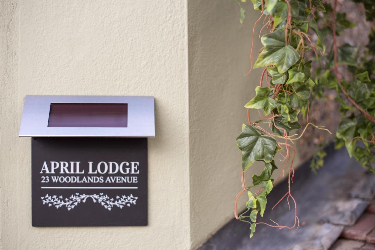 April Lodge Пул Экстерьер фото
